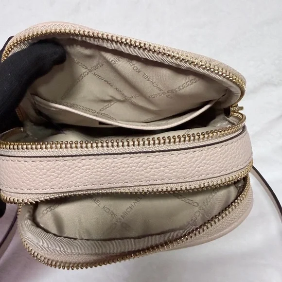 🎀Michael Kors Pink Crossbody Bag - Picture 4 of 13